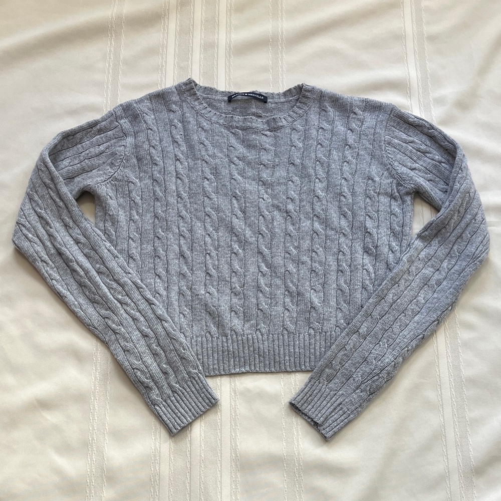 Brandy Melville Light Gray Cable Knit Sweater fits Sz small like new